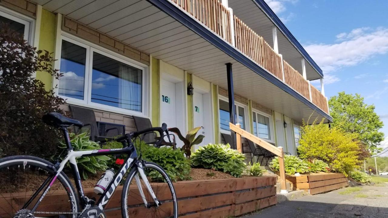 Auberge Happy Logis Lac-Etchemin Екстер'єр фото